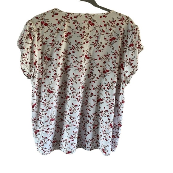 Fun2Fun floral cap sleeve blouse from Stitchfix size XXL runs small - Picture 2 of 7